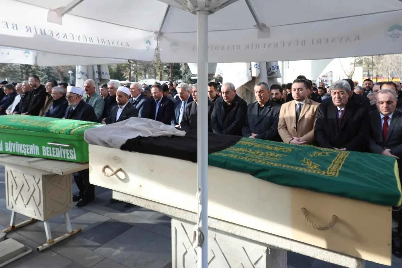 KAYSO Başkanı Büyüksimitci’nin hayatını kaybeden annesi toprağa verildi — haber görseli