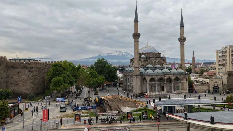 Kayseri Büyükşehir'den Yeraltı Çarşısı'na Modern Asansör! 8 Milyon TL'lik Proje Başladı — haber görseli
