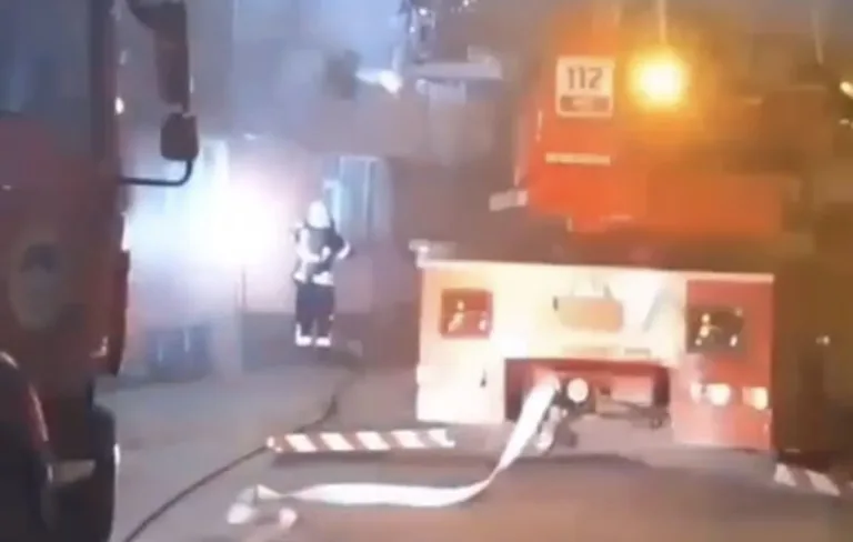 Kayseri'de 3 Katlı Binada Yangın! 1 Kişi Dumandan Etkilendi — haber görseli