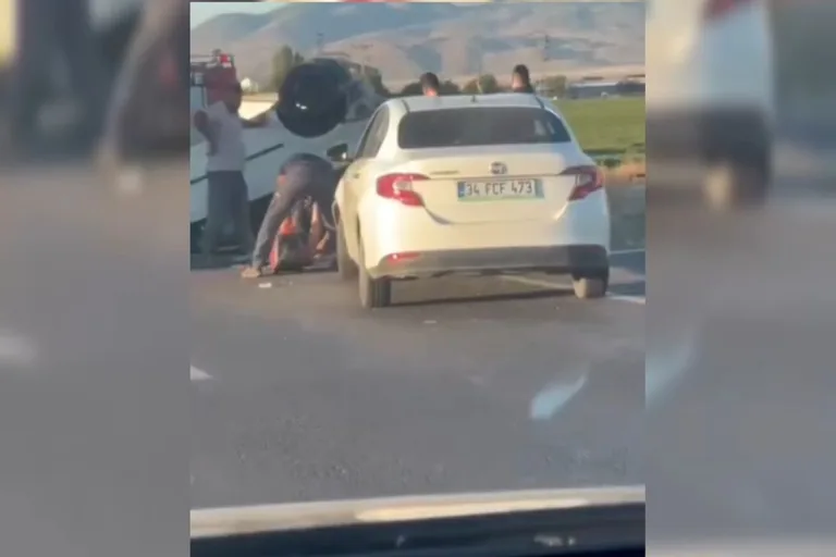 Kayseri-Yeşilhisar Yolunda Korkunç Kaza! İki Araç Çarpıştı, Biri Takla Attı — haber görseli