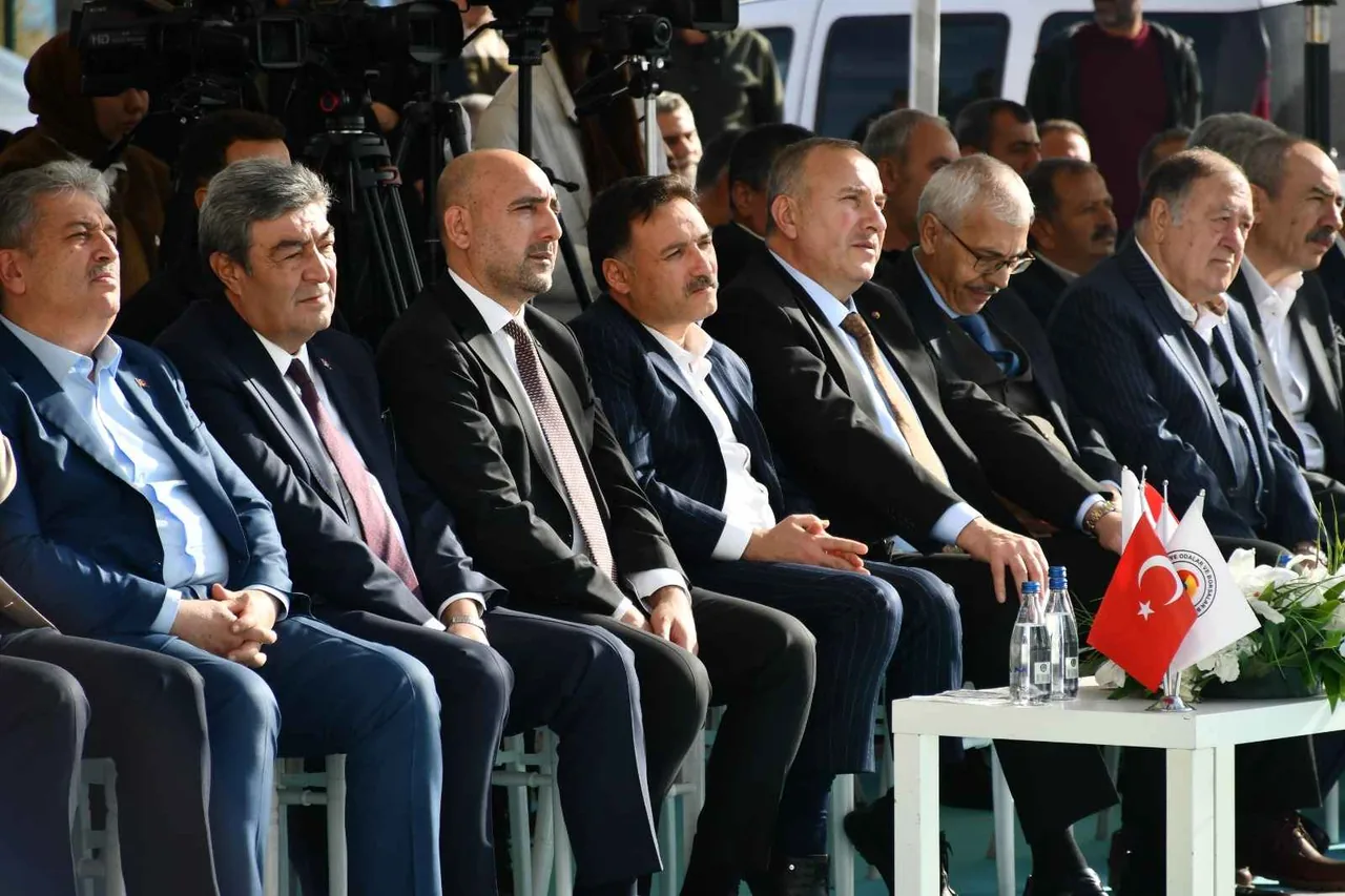 Kayseri Ticaret Borsası Hububat ve Çekirdek Merkezi’nde Tapular Teslim Edildi — haber görseli