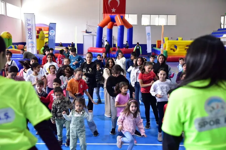 Büyükşehir Spor A.Ş.'den Pınarbaşı'da "Çocuk Şenliği" — haber görseli