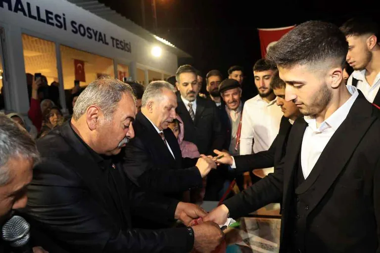 BAŞKAN YALÇIN, ÇATAKDERELİ GENÇLERİ ASKERE UĞURLADI — haber görseli