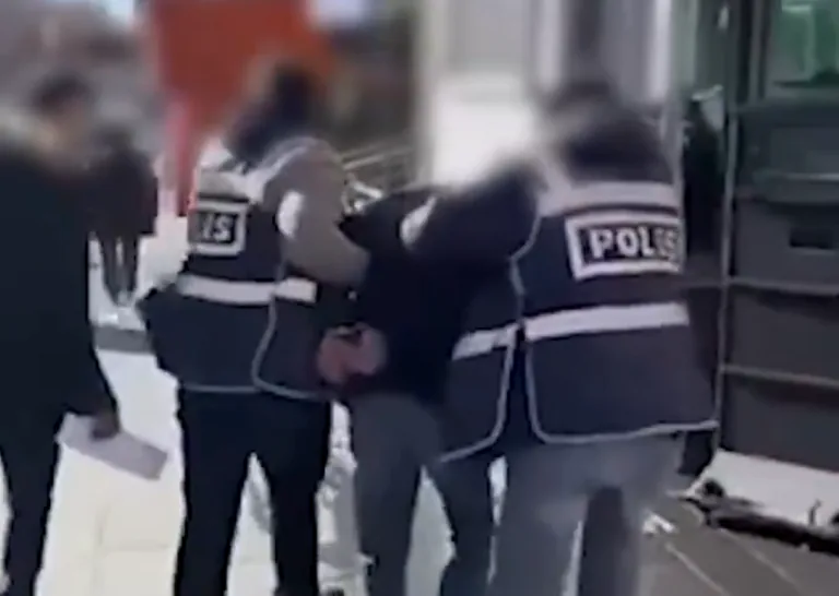 Kayseri'de Büyük Operasyon: 7 İlde Aranan Dolandırıcı Develi'de Yakalandı! — haber görseli