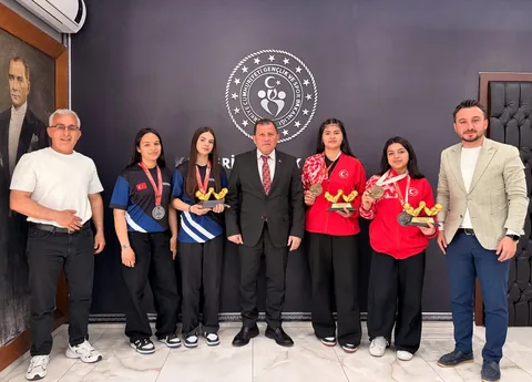 Erva Spor Okulları Türkiye Şampiyonu Oldu! Kayseri bilek güreşinde zirveyi bırakmıyor — haber görseli