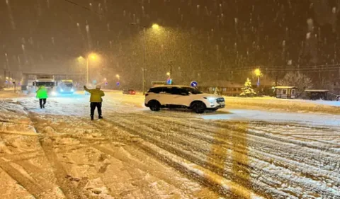 Bolu Dağı’nda Kar Kalınlığı 20 Santimi Aştı! D-100 İstanbul Yönü TIR ve Kamyonlara Kapandı — haber görseli