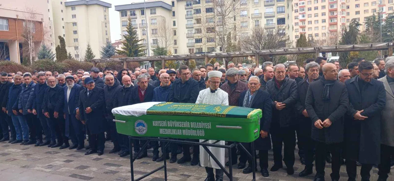 Başkan Memduh Büyükkılıç’ın Kayınvalidesi Güler Çarman Son Yolculuğuna Uğurlandı — haber görseli