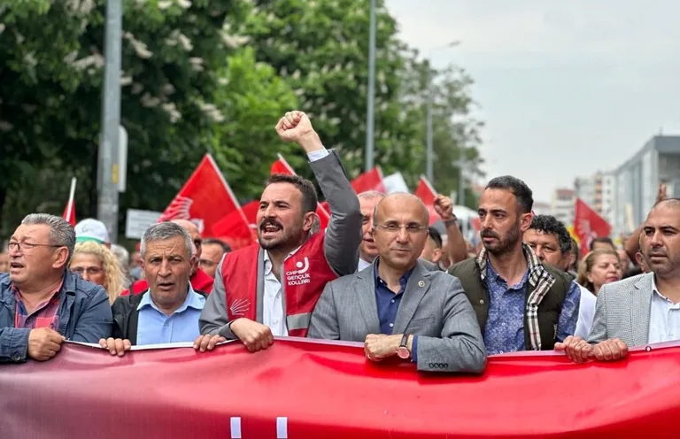 Kayseri'de Siyasi Gerginlik Doruk Noktada! CHP'li Ünalmış'tan AK Parti Milletvekiline Sert Tepki — haber görseli