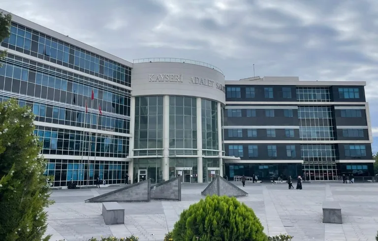 Kayseri’de Uyuşturucu Davasında Şok İddia: Tanıklar Zorla İfade Verdiklerini Söyledi — haber görseli
