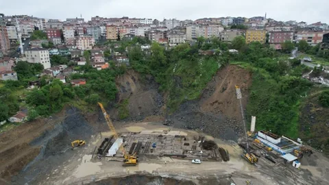 İstanbul'da Korku Dolu Anlar! Binalar Boşaltıldı — haber görseli