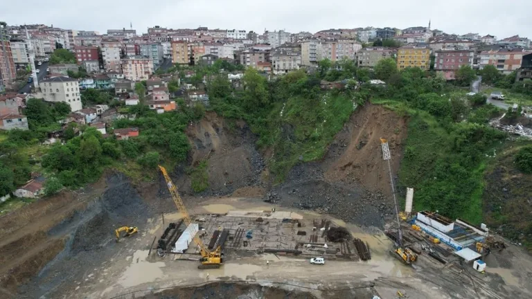 İstanbul'da Korku Dolu Anlar! Binalar Boşaltıldı — haber görseli