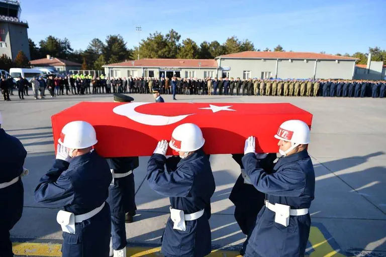 Şehit Komutan Tuğgeneral Baydilli’nin Naaşı Kayseri’de Törenle Karşılandı — haber görseli