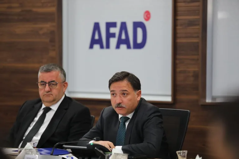 Kayseri’de kış hazırlıkları masaya yatırıldı! Vali Gökmen Çiçek başkanlığında Kış Tedbirleri Toplantısı — haber görseli