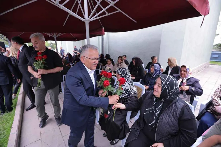 Vali Gökmen Çiçek ve Başkan Büyükkılıç’tan Şehit Annelerine Duygu Dolu Ziyaret — haber görseli