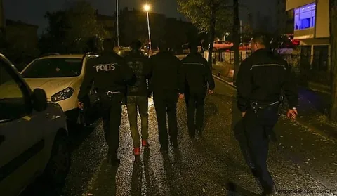 Son dakika Adana... Tırla Yol Kesen Magandalara 363 Bin Lira Ceza! Baba- Oğul Gözaltında — haber görseli
