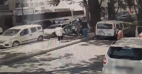 Araçta Mahsur Kalan İkiz Bebekleri Polis Ekipleri Kurtardı — haber görseli