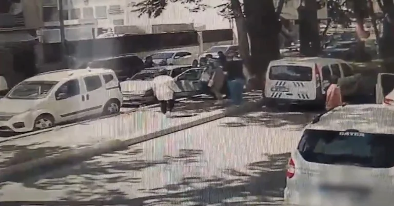 Araçta Mahsur Kalan İkiz Bebekleri Polis Ekipleri Kurtardı — haber görseli