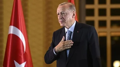 Cumhurbaşkanı Erdoğan İmzaladı: Yeni Atama ve Görevden Alma Kararları Resmi Gazete'de Yayımlandı — haber görseli