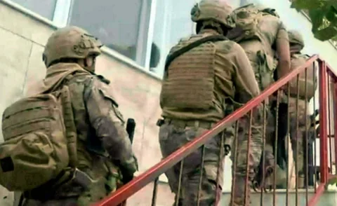 İzmir'de Terör Operasyonu: Sosyal Medyada Propaganda Yapan 5 Kişi Gözaltında — haber görseli
