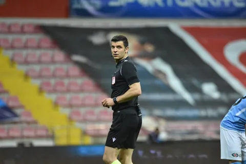 Pendikspor ile Kayserispor maçını Ümit Öztürk yönetecek — haber görseli