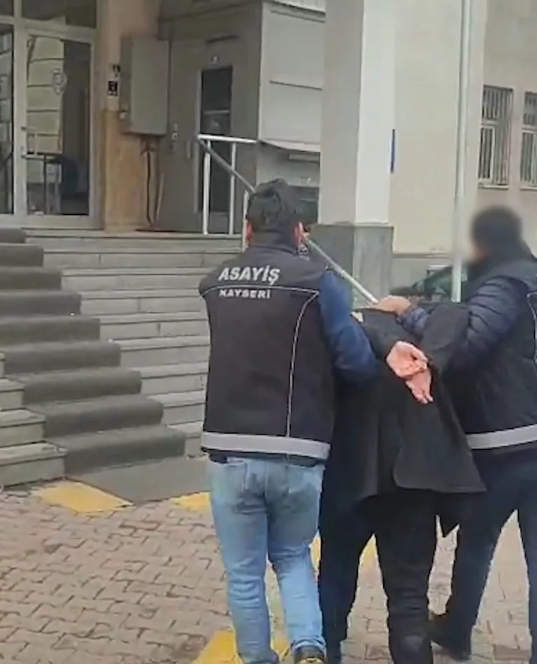 Kayseri'de Aranan Hükümlü Yakalandı: 17 Yıl 7 Ay Hapis Cezası Vardı — haber görseli