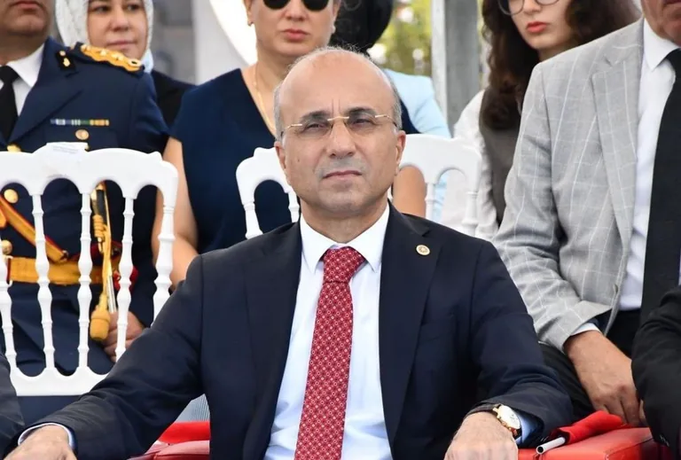 Aşkın Genç’ten İddialı Açıklama: "Yeni Tüzükle CHP İktidara Yürüyor" — haber görseli