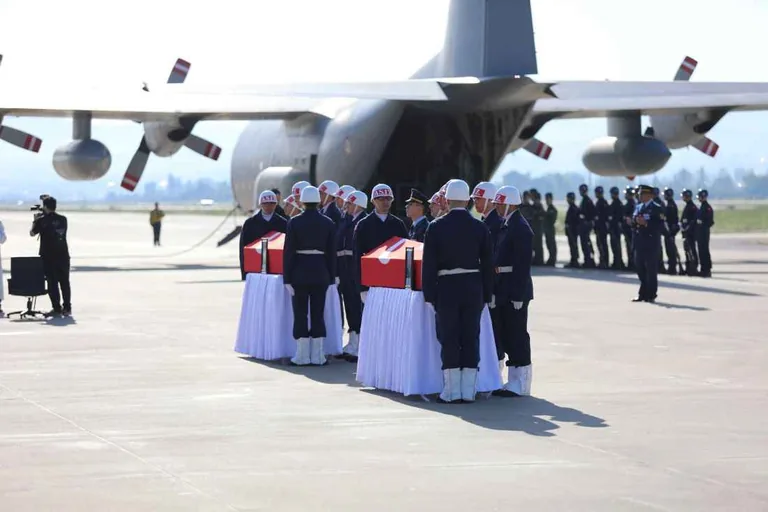 Şehit Pilotlarımız Düzenlenen Törenle Memleketlerine Uğurlandı — haber görseli