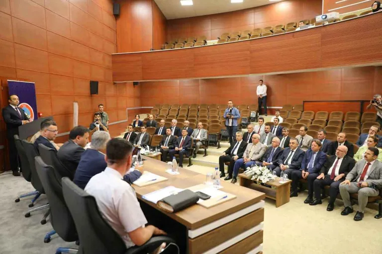 Kayseri Protokolü İl Göç Kurulu Toplantısı İçin bir araya geldi — haber görseli