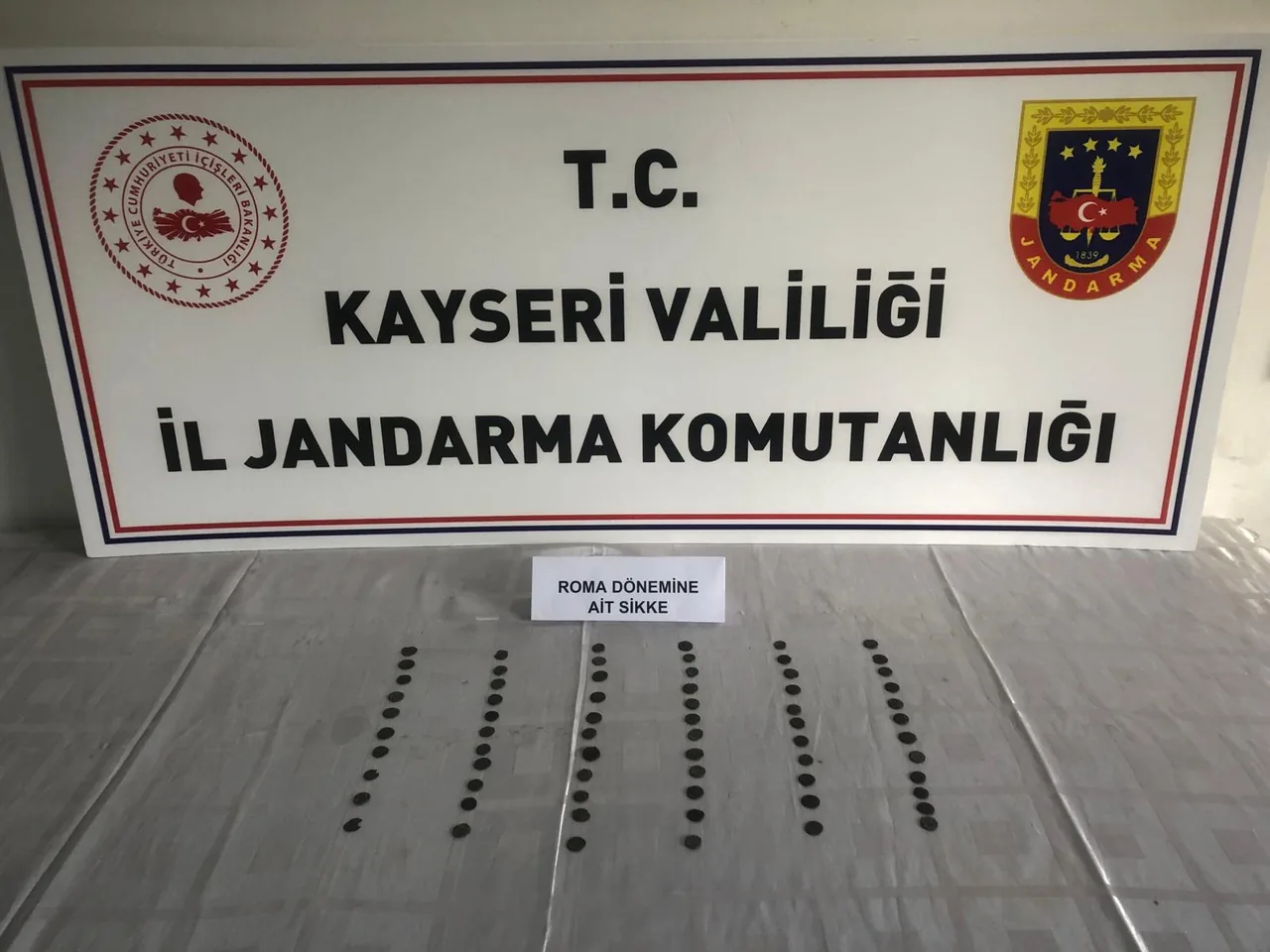 Tarihi Eser Kaçakçısı Yakayı Ele Verdi! Roma ve Bizans Dönemlerine Ait 67 Sikke Ele Geçirildi — haber görseli