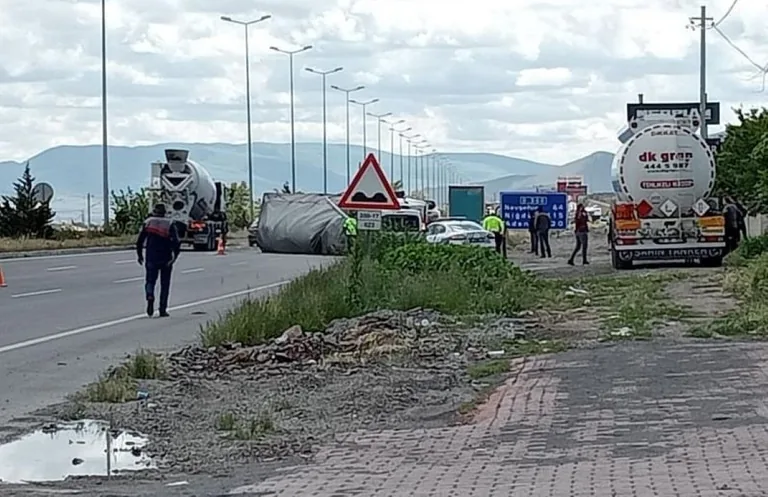 Kayseri Boğaz Köprü-Saraycık yolunda TIR Devrildi — haber görseli