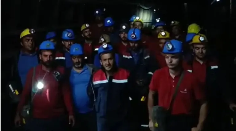 Aydan Yıldırım İle Sondakika ... Özşen Madencilik İşçileri Kendilerini Madene Kapatarak Açlık Grevine Başladı — haber görseli