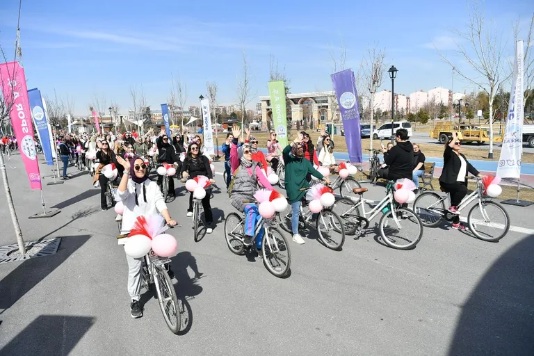 Kayseri'de Dünya Kadınlar Günü'ne Özel Bisiklet Turu Düzenlendi — haber görseli