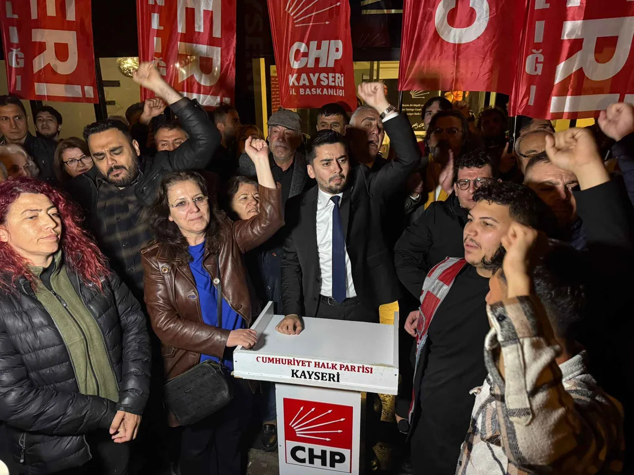 CHP Kayseri’den Sert Muhtıra: "Delegenin Tertemiz İradesini Masa Başı Oyunlarla Kıramazsınız!" — haber görseli