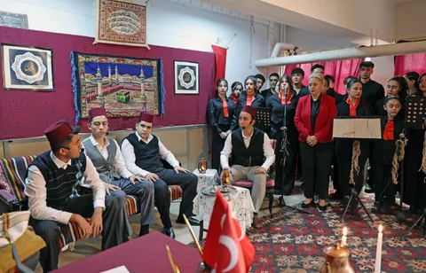 Mehmet Akif Ersoy, Talas’ta Öğrencilerin Sahnelediği Müzikli Tiyatro İle Anıldı — haber görseli
