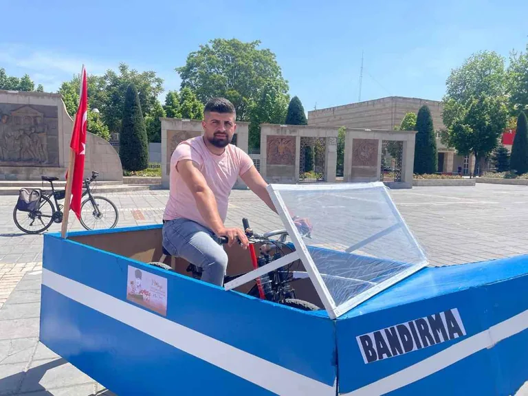Yürüyen helikopterin ardından bu kez de yürüyen gemi yaptı — haber görseli