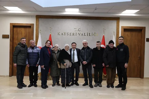 Vali Gökmen Çiçek’ten Afetzede Ailelere Yeni Yuva: Anahtarlar Teslim Edildi — haber görseli