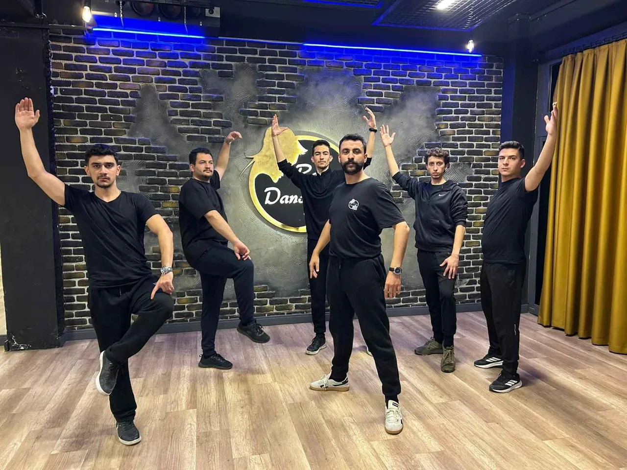 Zeybek Ateşiyle Açılışlara Damga Vuran Ekip! — haber görseli