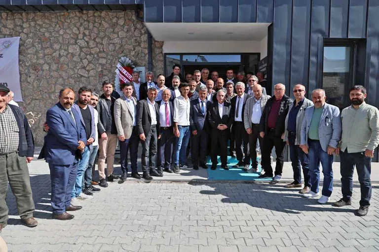 Başkan Yalçın, ikinci dönemin ilk kırsal mahalle ziyaretini Yamaçlı'ya Gerçekleştirdi — haber görseli