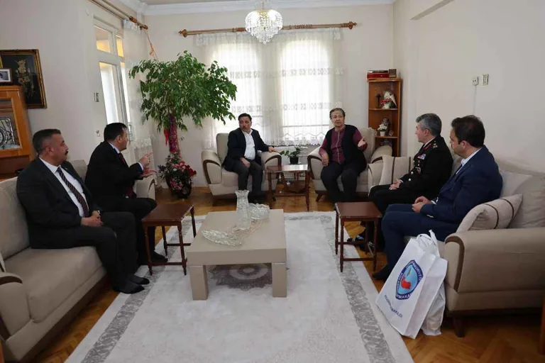 Vali Çiçek’ten Anneler Günü’nde Şehit Annelerine Ziyaret — haber görseli