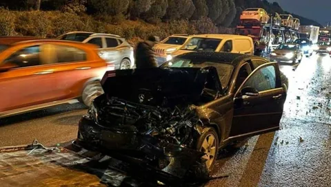 Gebze’de Zincirleme Kaza! 4 Araç Birbirine Girdi: 10 Yaralı — haber görseli