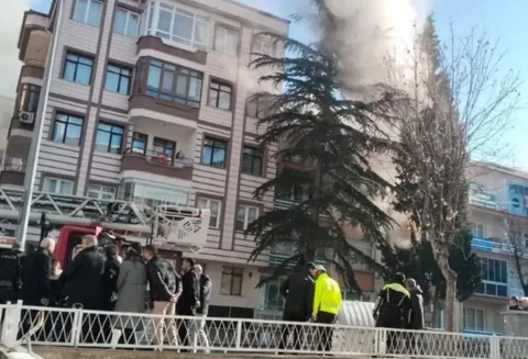 Önce Otomobilini Sonra Evini Ateşe Verdi! Yangında Hayatını Kaybetti — haber görseli