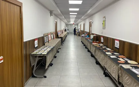 ‘Deyim ve Atasözleri Resimleme Sergisi’ Refika Küçükçalık Ortaokulu’nda açıldı — haber görseli