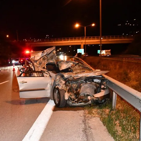 Hatay İskenderun'da Tıra Çarpan Otomobildeki Genç Kız Öldü — haber görseli