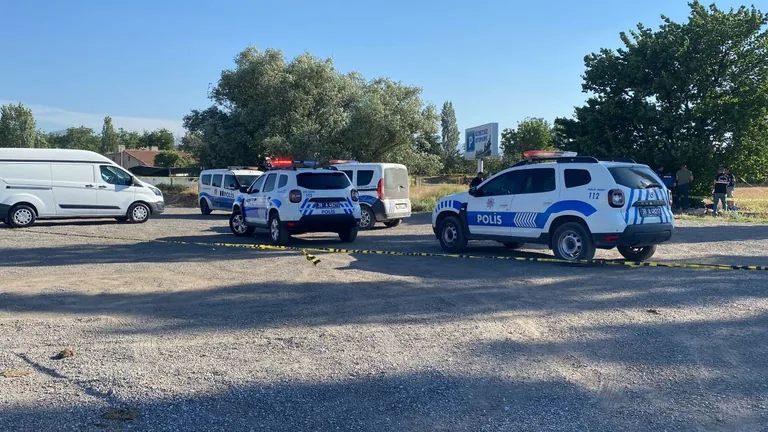 Kayseri Cırgalan'da Ağaç Altında Erkek Cesedi Bulundu — haber görseli
