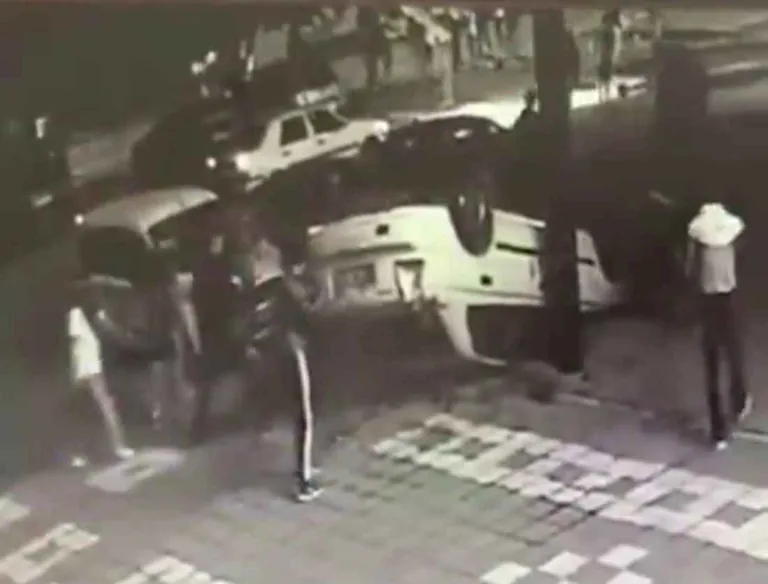 Geniş Suç Geçmişine Sahip Şahıs Yine Suçüstü Yakalandı! Mala Zarar Verme Suçundan Tutuklandı — haber görseli