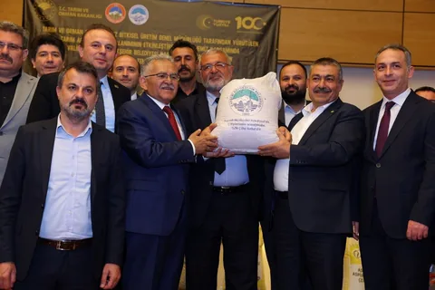 Doğal Afetlerden Zarar Gören Çiftçilere Kayseri Büyükşehir’den Tohum Desteği — haber görseli