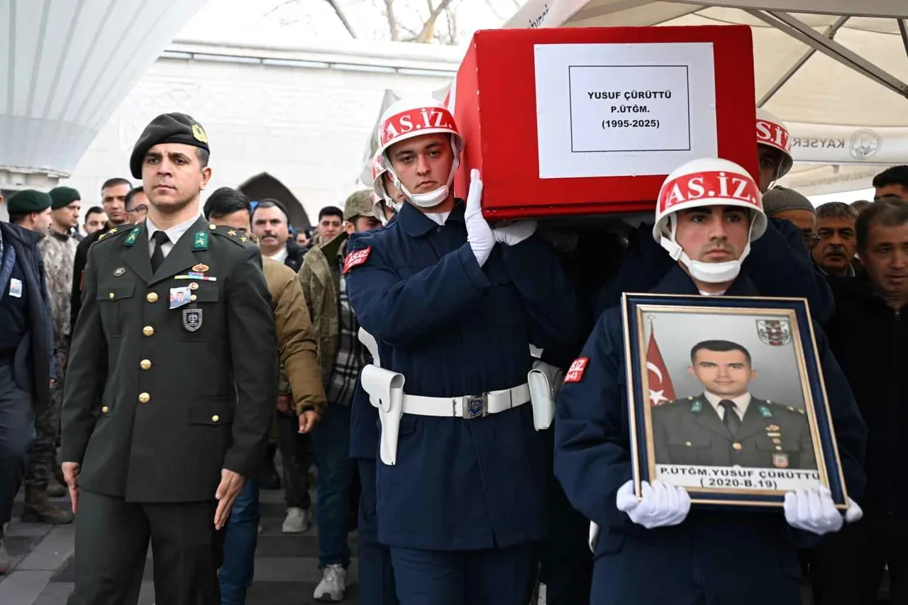 Mardin'de motosiklet kazasında hayatını kaybeden Üsteğmen Yusuf Çürüttü, Kayseri'de defnedildi — haber görseli