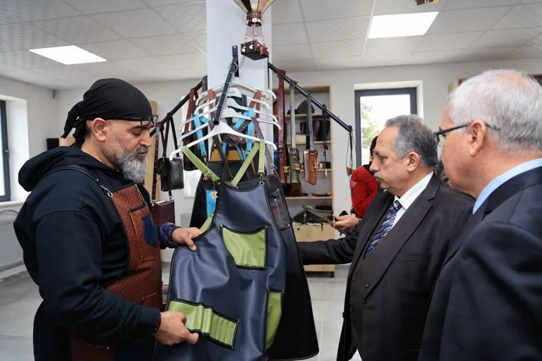 BAŞKAN YALÇIN'DAN BAŞAKPINAR UMAY'A MODERN BİNA — haber görseli