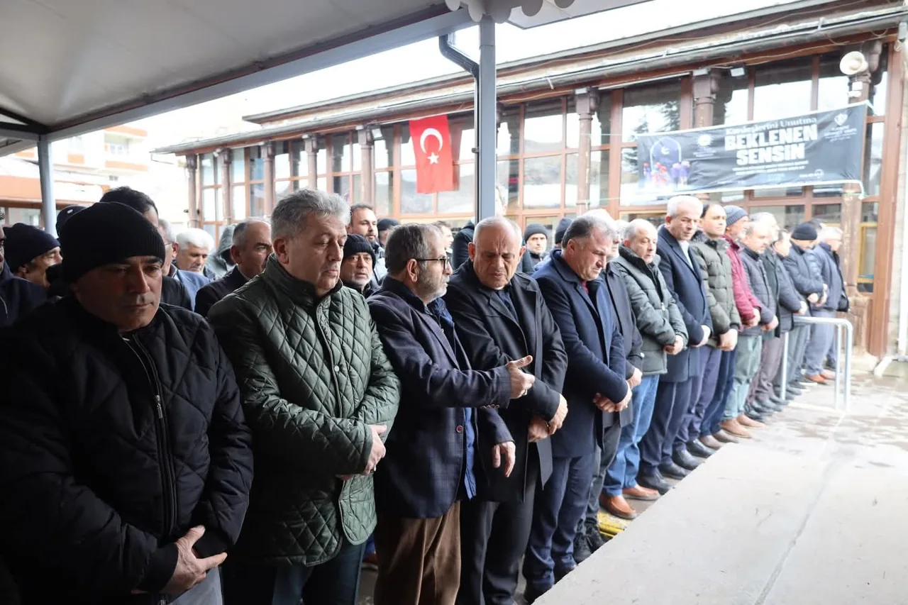 Soluk borusuna yiyecek kaçınca hayatını kaybeden Fevzi Bilici, son yolculuğuna uğurlandı  — haber görseli