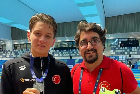 Kayseri'nin Gururu Yüzücü Ahmet Burak Işık, Türkiye Rekoru Kırdı — haber görseli